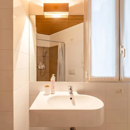 Apartment Viale Lecco By Wonderful Italy *