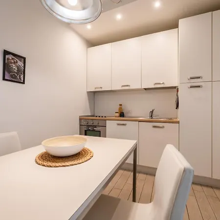 Apartment Viale Lecco By Wonderful Italy